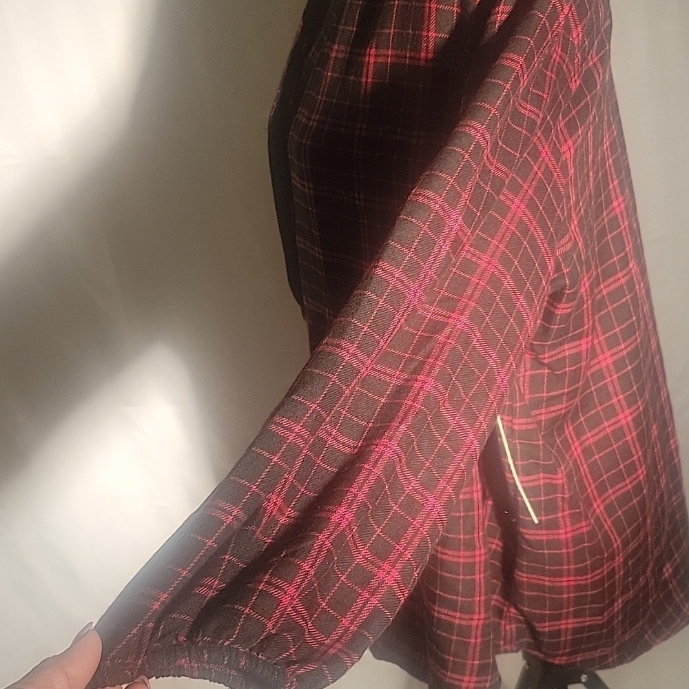 Counterparts Womans Classic Red Plaid Half Way Button Down Blouse, Size: XL, NWT - Picture 5 of 12